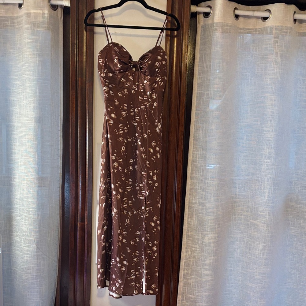 Lili Whyt Chic Strapless Brown Dress with Pattern